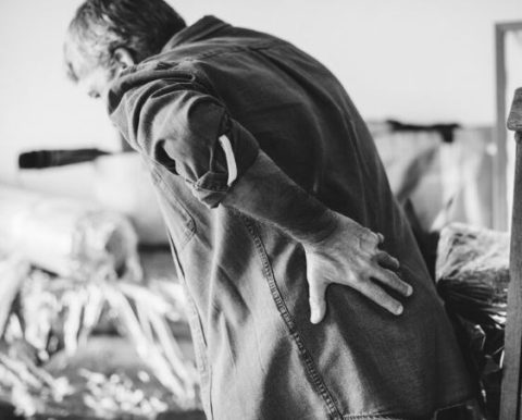 What Is the Difference Between Chronic Pain Syndrome and Complex Regional Pain Syndrome?