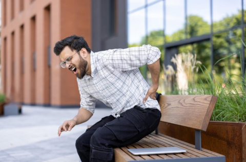 What does sacroiliac joint pain feel like?